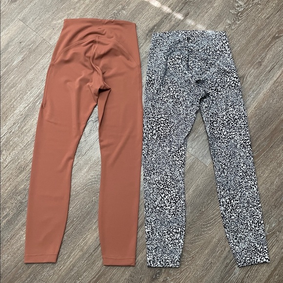 Like New Lululemon InStill Bundle. Size Top 6/Bottoms 4 - Picture 6 of 12